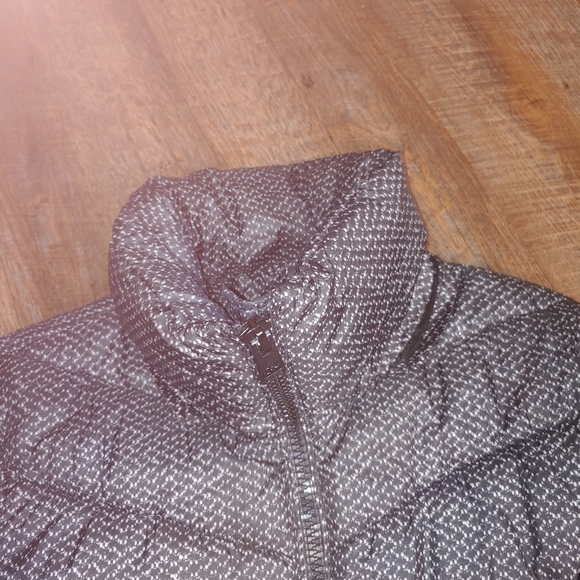 Guess Quilted Puffer Jacket full zip women's Size L Black with white pattern - Picture 4 of 16